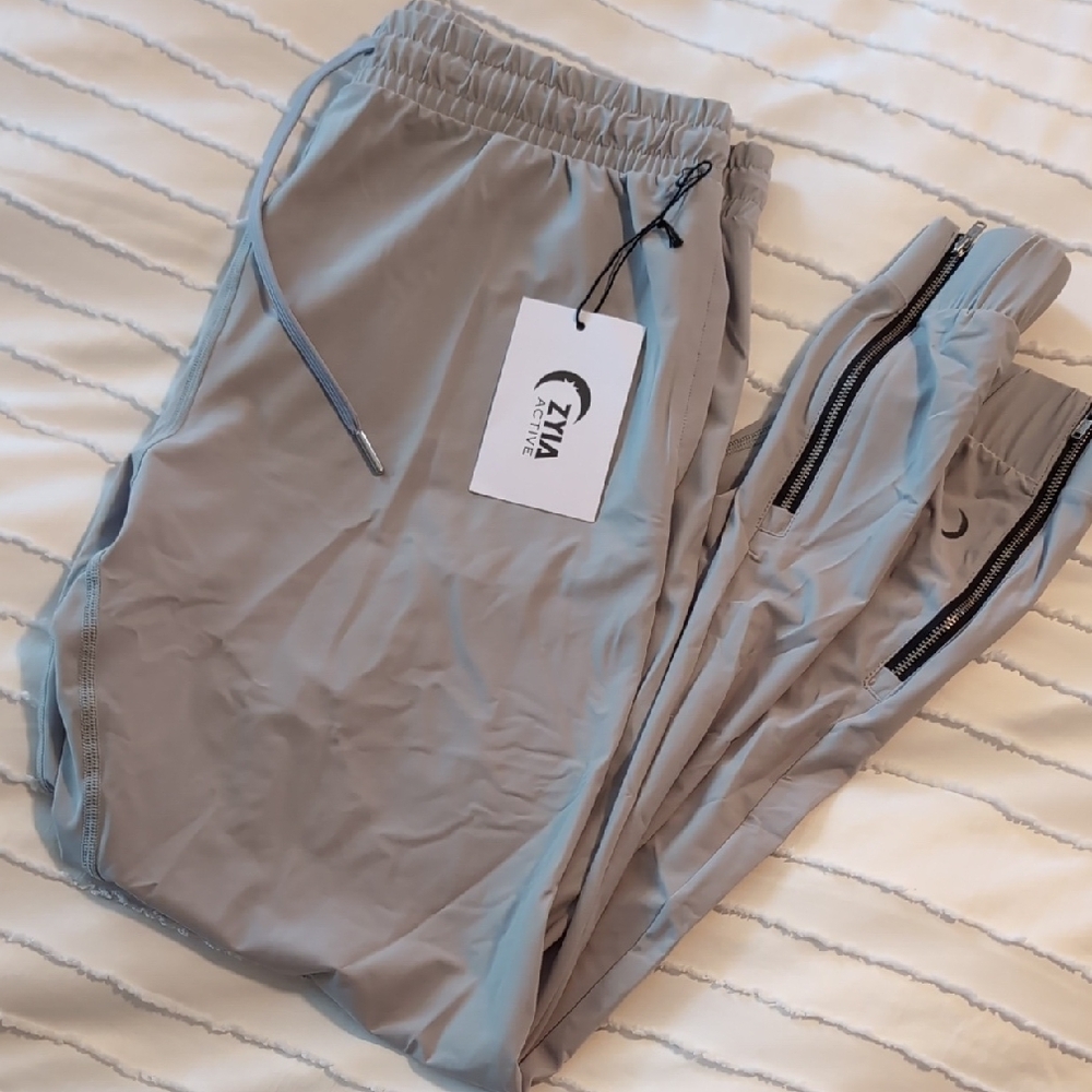 Zyia Everywhere Zipper Jogger